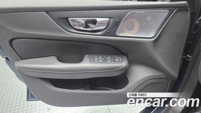Volvo S60 2019 — Photo 7/30
