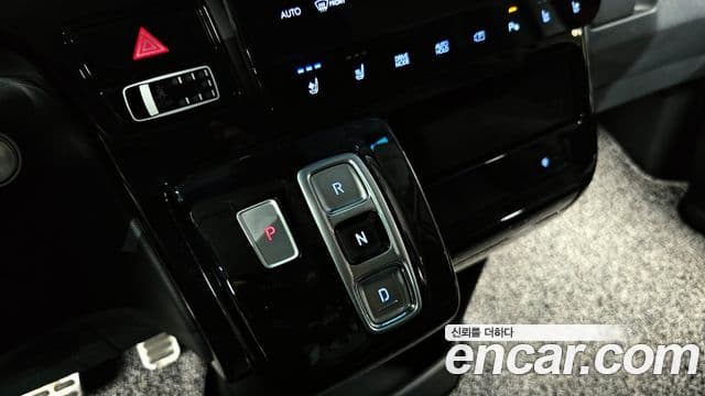 Hyundai Staria 2021 — ფოტო 9/20
