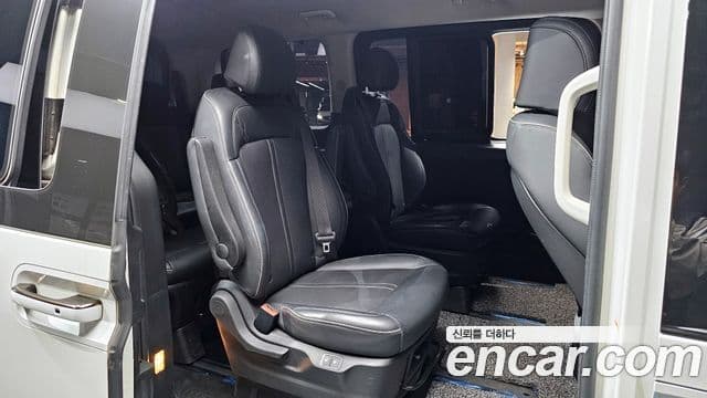 Hyundai Staria 2021 — ფოტო 11/20
