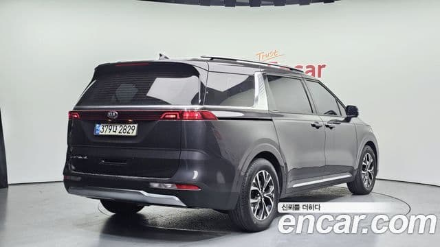 Kia Carnival 2021 — Фото 2/20