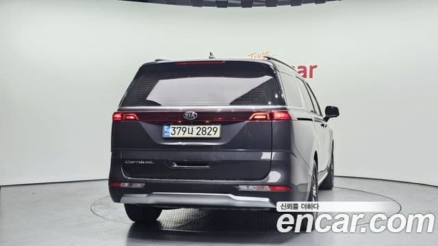 Kia Carnival 2021 — Фото 4/20
