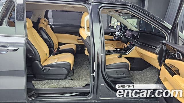 Kia Carnival 2021 — Фото 12/20