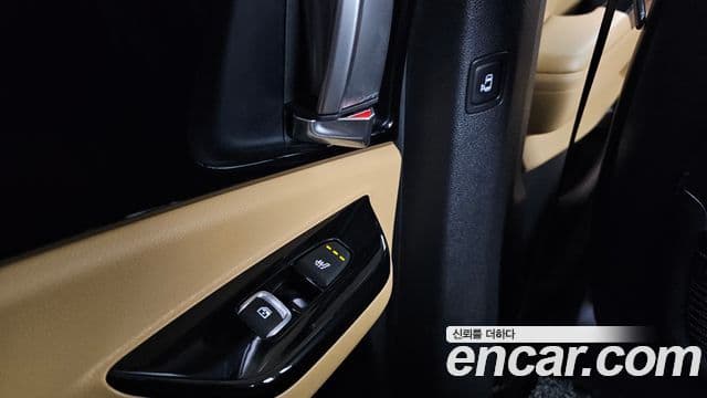Kia Carnival 2021 — Фото 18/20