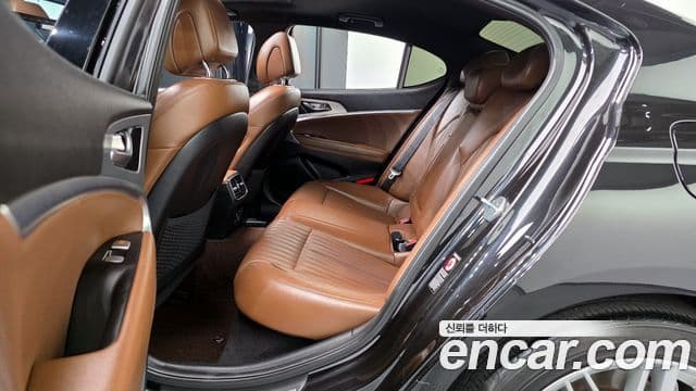 Genesis G70 2019 — ფოტო 13/20