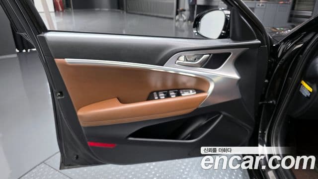 Genesis G70 2019 — Photo 9/34