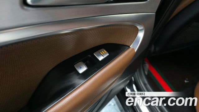 Genesis G70 2019 — Photo 27/34