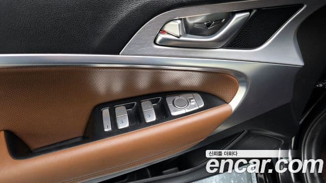 Genesis G70 2019 — Photo 22/34