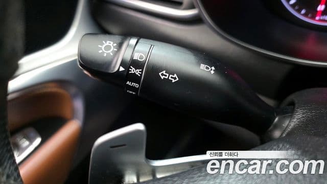 Genesis G70 2019 — Photo 14/34