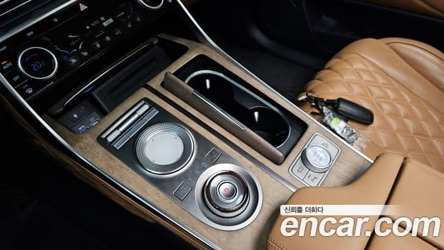 Genesis GV80 2020 — ფოტო 8/20