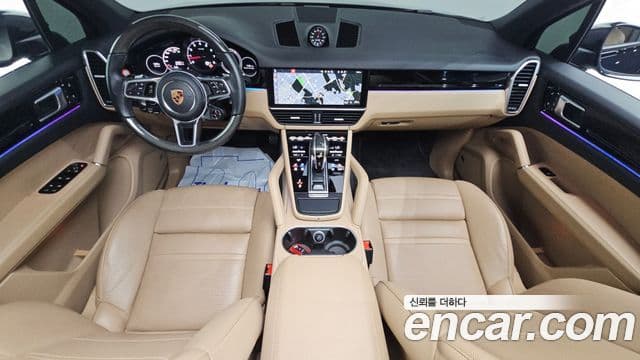 Porsche Cayenne 2020 — Photo 8/20