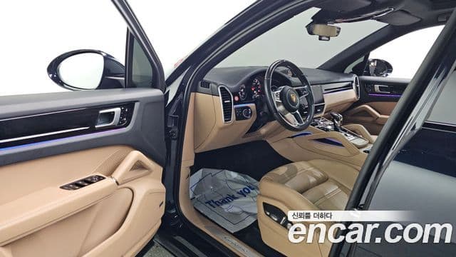 Porsche Cayenne 2020 — Photo 13/20