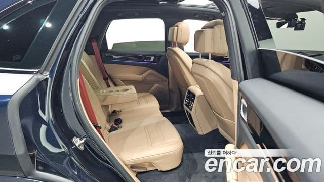 Porsche Cayenne 2020 — Photo 3/20