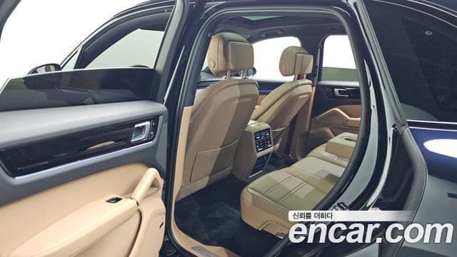 Porsche Cayenne 2020 — Photo 11/20