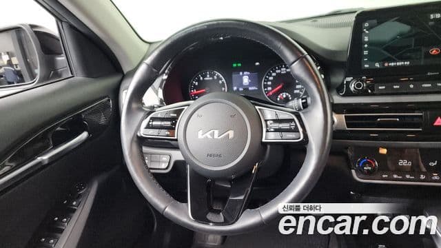 Kia Seltos 2022 — Şəkil 12/20