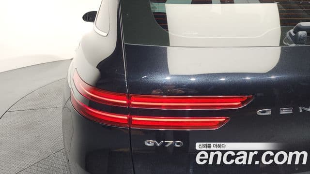 Genesis GV70 2021 — Şəkil 31/32