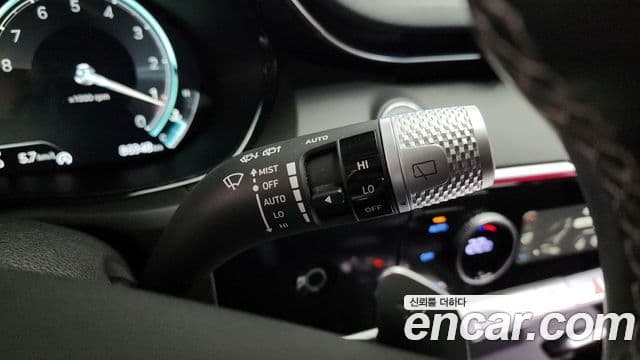 Genesis GV70 2021 — Şəkil 13/32