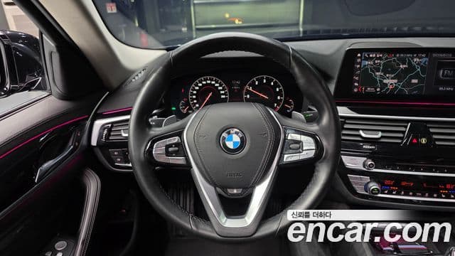 BMW 5 Series 2019 — Şəkil 13/20