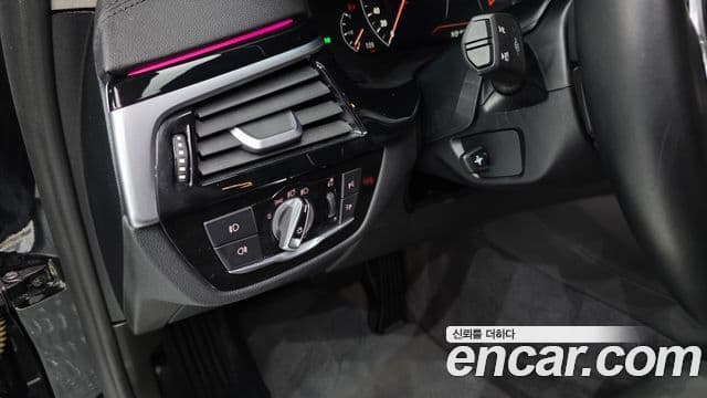 BMW 5 Series 2019 — Şəkil 18/20