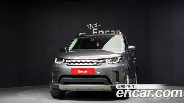 Land Rover Discovery 5 2018 — ფოტო 13/20
