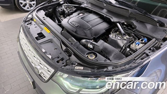 Land Rover Discovery 5 2018 — ფოტო 11/20