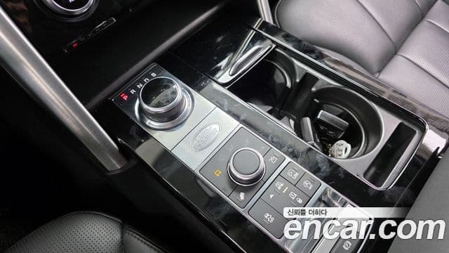 Land Rover Discovery 5 2018 — ფოტო 8/20