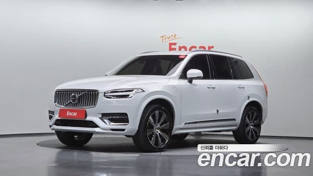 Volvo XC90 2022 — ფოტო 1/20