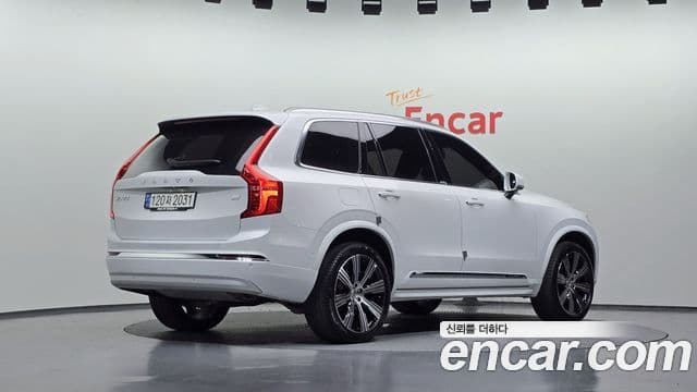 Volvo XC90 2022 — ფოტო 2/20