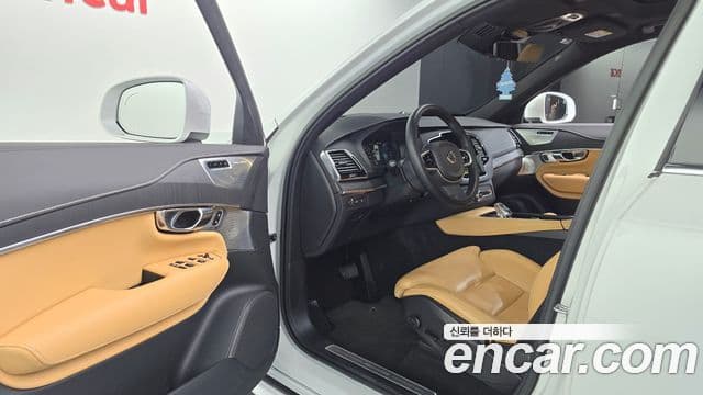 Volvo XC90 2022 — ფოტო 10/20
