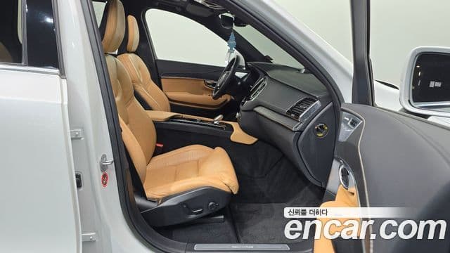 Volvo XC90 2022 — ფოტო 11/20