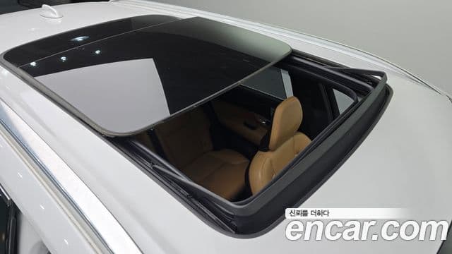 Volvo XC90 2022 — ფოტო 18/20