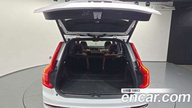 Volvo XC90 2022 — ფოტო 20/20