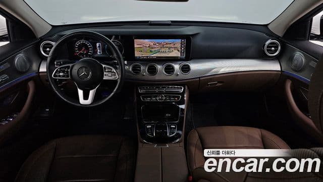 Mercedes-Benz E-Class 2019 — ფოტო 7/20