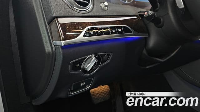 Mercedes-Benz S-Class 2018 — ფოტო 15/20