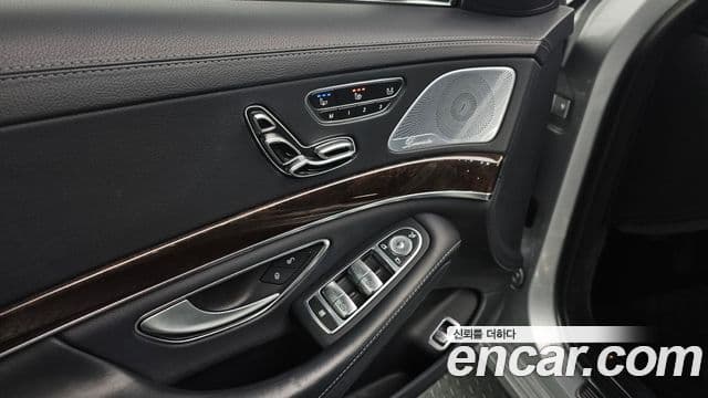 Mercedes-Benz S-Class 2018 — ფოტო 17/20