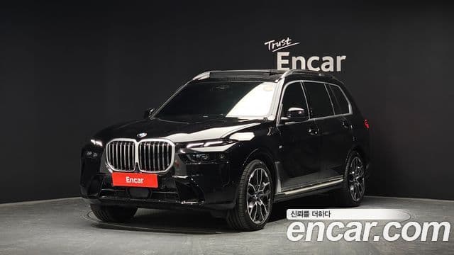 BMW X7 2025 — Фото 1/20