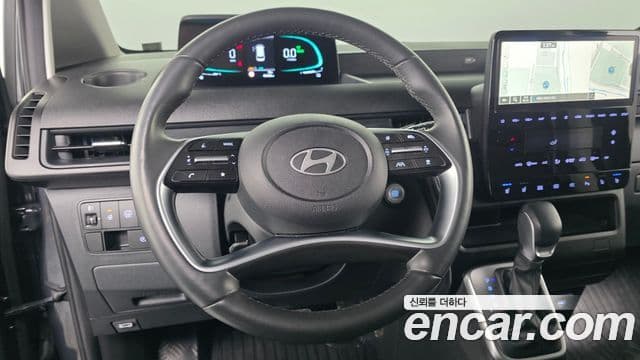 Hyundai Staria 2024 — ფოტო 18/20