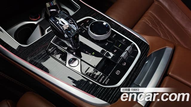 BMW X7 2021 — Фото 9/20