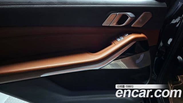 BMW X7 2021 — ფოტო 10/34