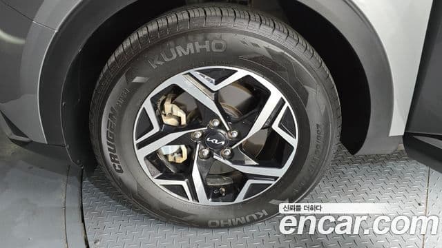 Kia Sportage 2023 — ფოტო 5/20