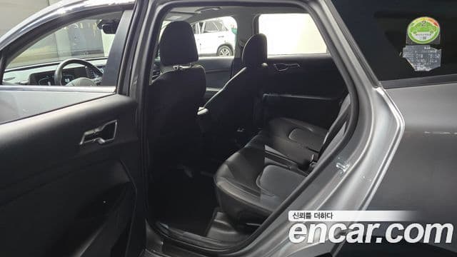 Kia Sportage 2023 — ფოტო 11/20