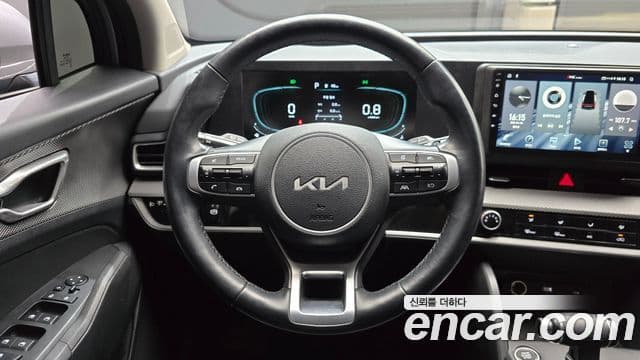 Kia Sportage 2023 — ფოტო 13/20