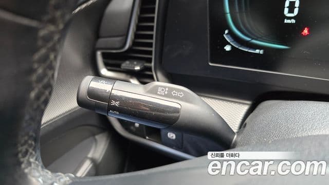 Kia Sportage 2023 — ფოტო 16/20