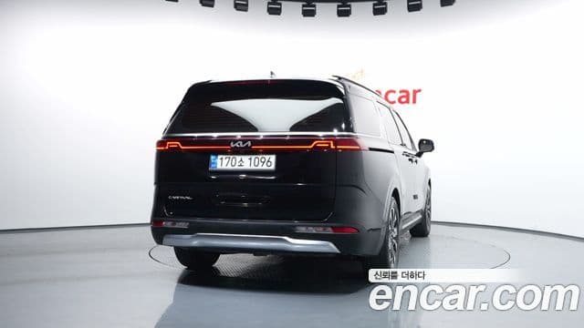 Kia Carnival 2022 — ფოტო 4/20