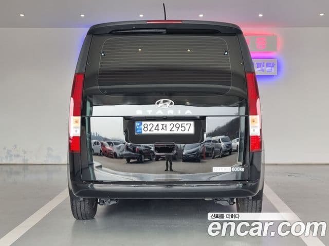 Hyundai Staria 2024 — ფოტო 3/20
