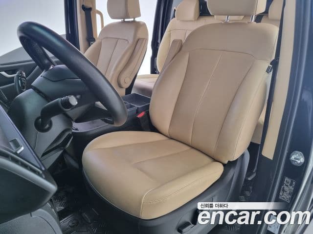 Hyundai Staria 2024 — ფოტო 14/20
