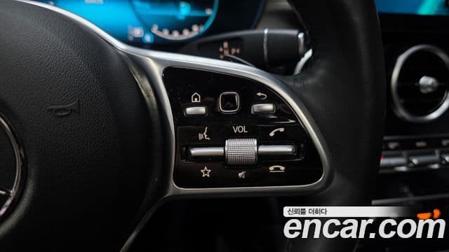 Mercedes-Benz GLC-Class 2021 — Photo 27/34