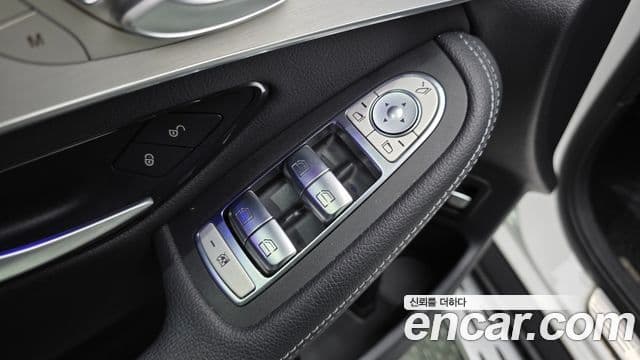 Mercedes-Benz GLC-Class 2021 — Photo 6/34