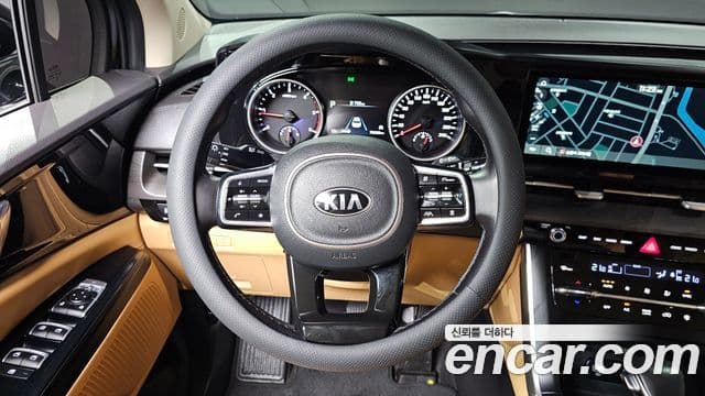 Kia Carnival 2020 — Фото 12/20