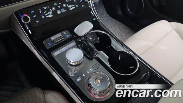 Genesis GV70 2024 — Photo 18/20