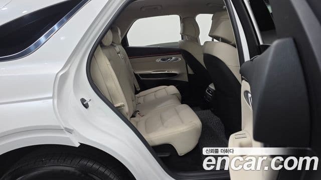 Genesis GV70 2024 — Photo 19/20
